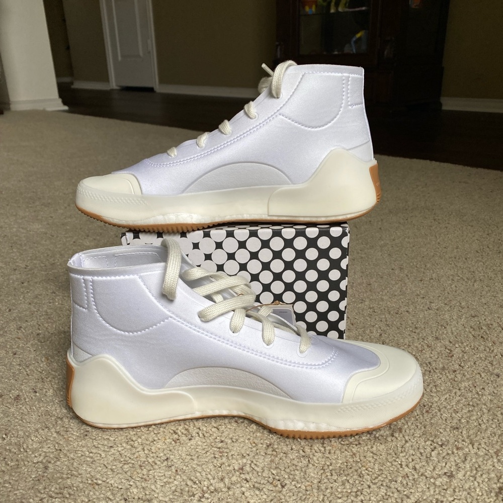 BNWT Stella McCartney Women’s Treino Mid, size 9.5